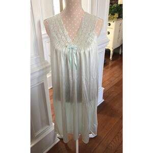 Vtg Vanity Fair Nightgown Green Silky Nylon Lace Babydoll Chemise USA Women’s L